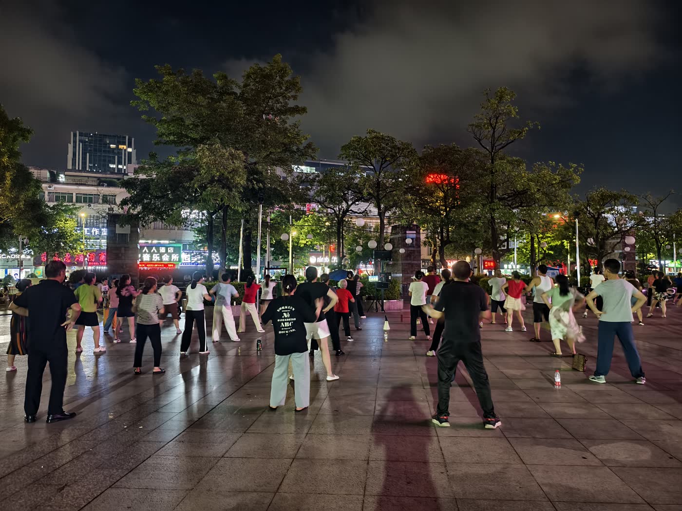 深圳龙华大浪劳动者广场